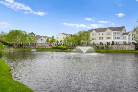 206 Copper Square Dr #206, Bethel, CT 06801
