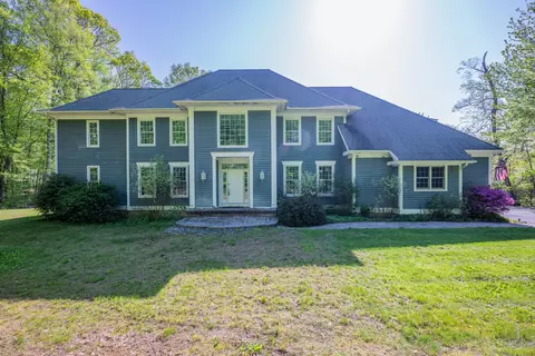 34 Hunters Xing, Burlington, CT 06013
