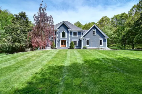 34 Tamarac Dr, Glastonbury, CT 06033