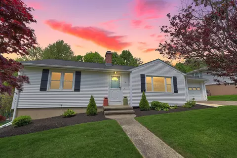 48 Sprucedale Dr, Waterbury, CT 06706