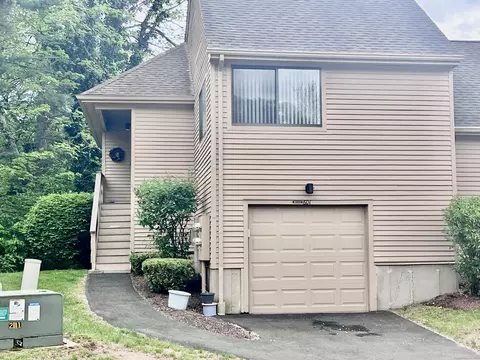 210 Treadwell St #601, Hamden, CT 06517