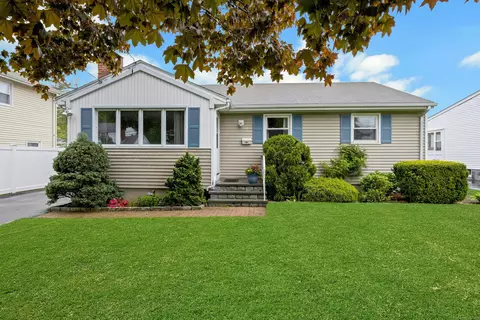 24 Newfield Ct, Stamford, CT 06905