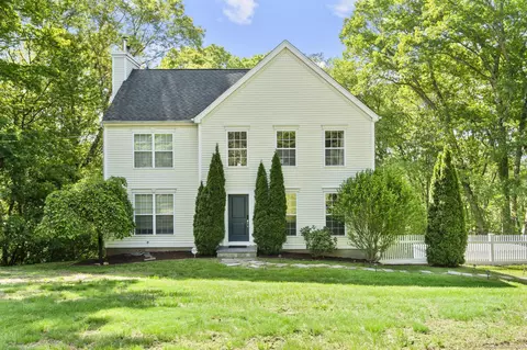 40 High Ridge Rd, Hamden, CT 06514