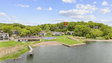 24 Harbour Vlg #A, Branford, CT 06405