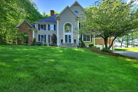 105 Coventry Ln, Trumbull, CT 06611