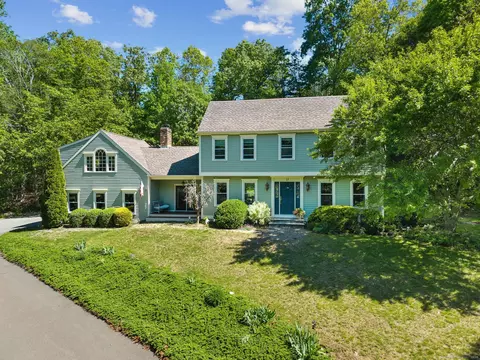 15 Westwood Rd, Essex, CT 06442