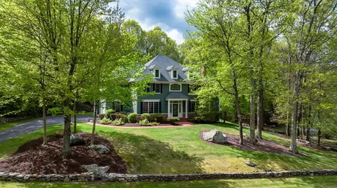 151 Kingswood Dr, Avon, CT 06001