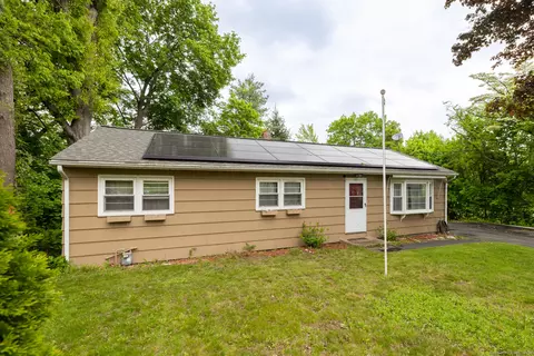 28 Bingham St, Bristol, CT 06010