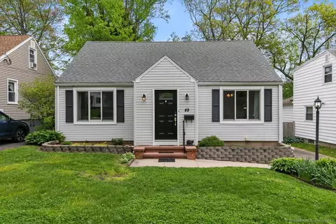 49 Hillside Ave, West Haven, CT 06516