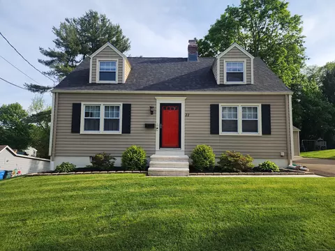 22 Cumpstone Dr, Hamden, CT 06518