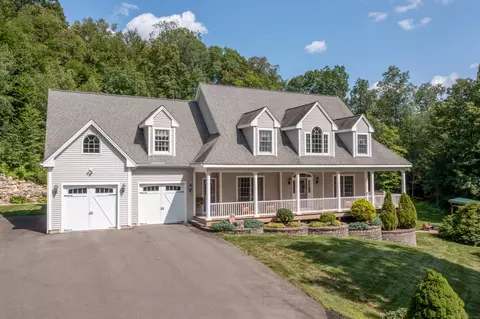 93 Oakwood Dr, Harwinton, CT 06791