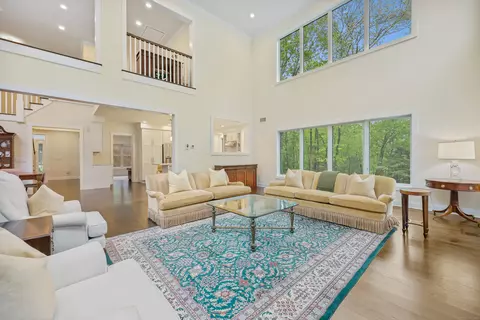43 Hunting Ridge Rd, Greenwich, CT 06831