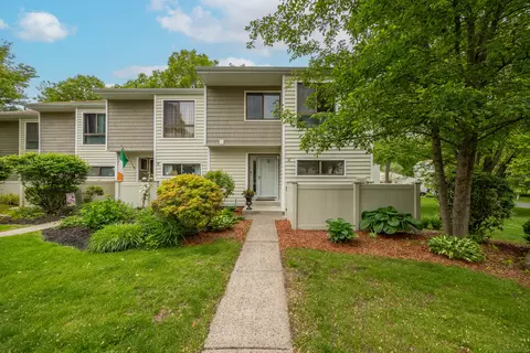 47 Currier Pl #47, Cheshire, CT 06410