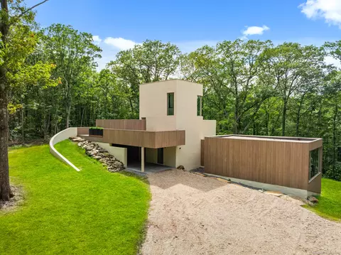 19 Old Paddock Ln, Kent, CT 06785