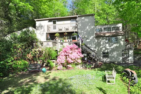 20 Bristol Dr, Canton, CT 06019