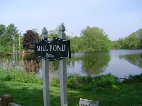 59 Mill Rd, Guilford, CT 06437