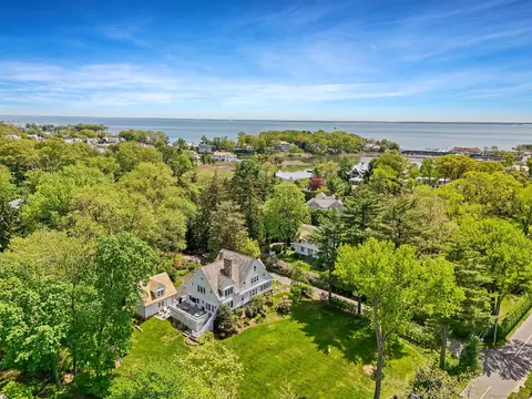 3 Edgehill Dr, Darien, CT 06820