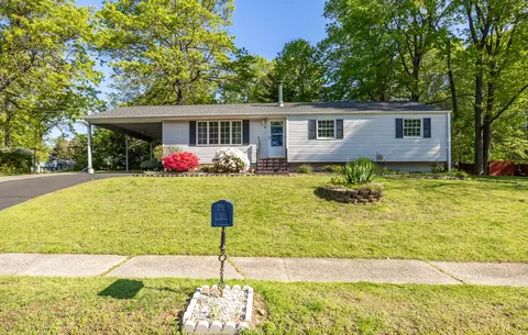 8 Timber Hill Rd, Plainville, CT 06062