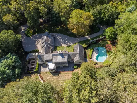 70 Sill Ln, Old Lyme, CT 06371