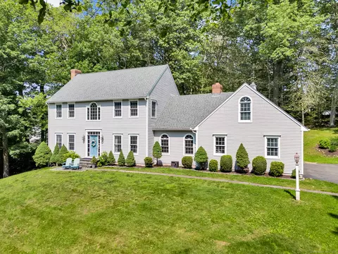 27 Regency Dr, North Haven, CT 06473