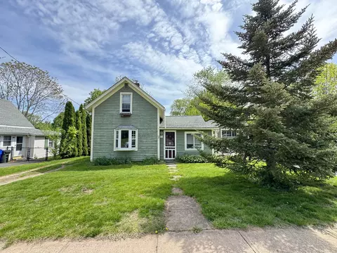 10 Center St, Tariffville, CT 06081