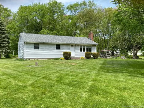 111 West St, Hebron, CT 06248