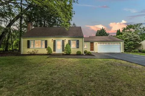 23 Grimes Ln, Simsbury, CT 06070