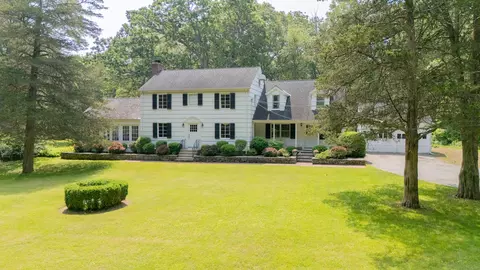 46 Bayberry Ln, Easton, CT 06612
