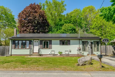 19 Harrison St, Putnam, CT 06260