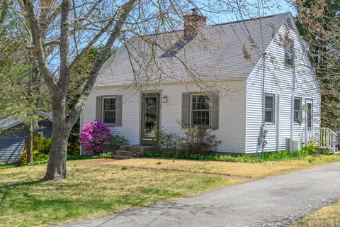 30 Rossie St, Pawcatuck, CT 06379