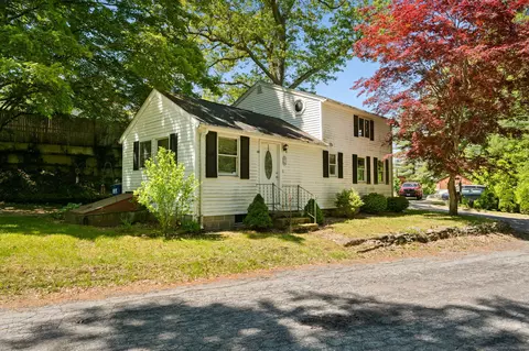 1 Chenette Rd, Griswold, CT 06351