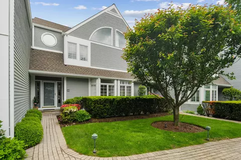 44 Hale Ln, Darien, CT 06820