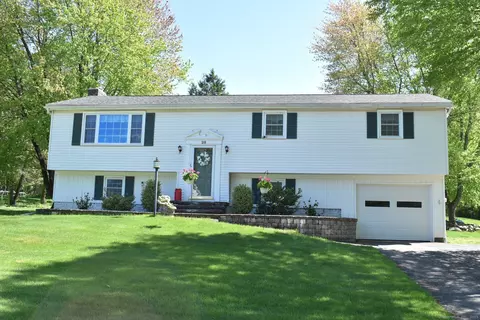 28 Columbine Rd, Tolland, CT 06084
