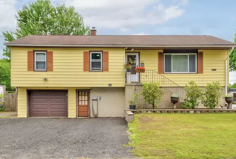 92 Holiday Hl, Waterbury, CT 06704