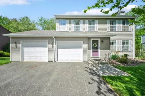 8 Douglas Way, Farmington, CT 06032