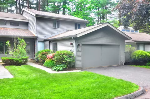 5 Spyglass Dr #5, Avon, CT 06001