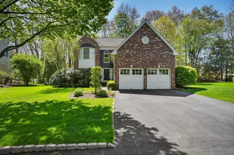 10 Wilton Hunt Rd, Wilton, CT 06897