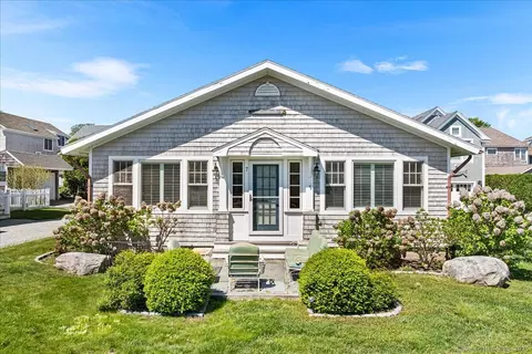 7 Tautog St, Groton, CT 06340