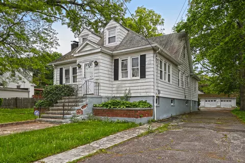 16 Hillside St, West Haven, CT 06516