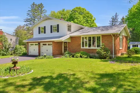222 Maple Shade Rd, Middletown, CT 06457