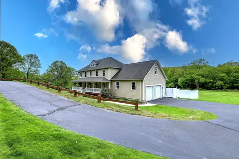 581 Chestnut Tree Hill Rd, Oxford, CT 06478
