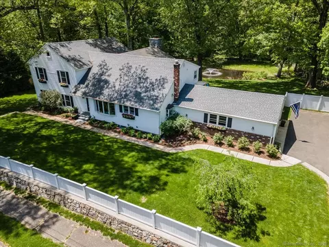 25 Fox Run Rd, Norwalk, CT 06850