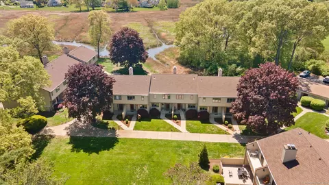 100 Sheffield St #B4, Old Saybrook, CT 06475