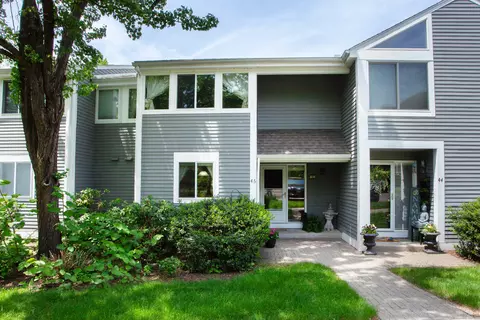 46 Old Mill Ct #46, Simsbury, CT 06070