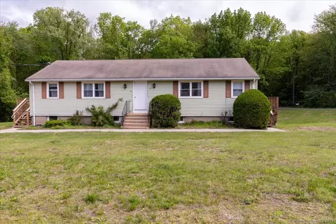 1 White Oak Rd #D, Mansfield, CT 06268