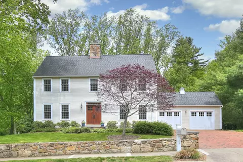 127 College Park Dr, Fairfield, CT 06824