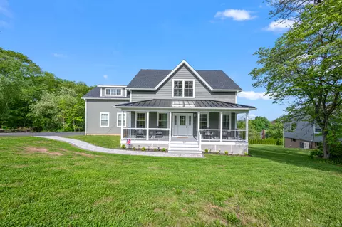 98 High St, Portland, CT 06480