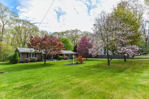24 Old Town Rd, Avon, CT 06001