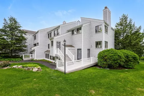 98 Rowayton Woods Dr #98, Norwalk, CT 06854