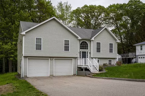16 Porach Rd, Uncasville, CT 06382